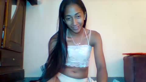 belle_annah online show from April 15, 2026, 4:41 am