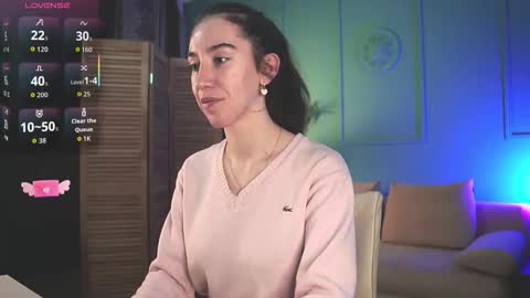 Bella online show from November 18, 2025, 3:05 pm