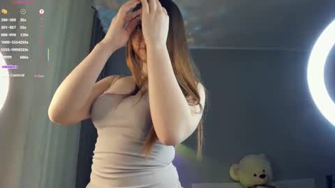 Bella online show from November 10, 2025, 6:18 pm