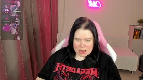 LinaBoo online show from April 11, 2026, 7:02 am