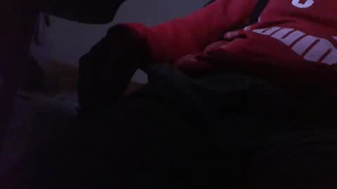 beninoam75 online show from December 17, 2024, 7:37 pm