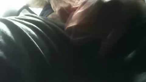 beninoam75 online show from October 8, 2025, 2:04 pm