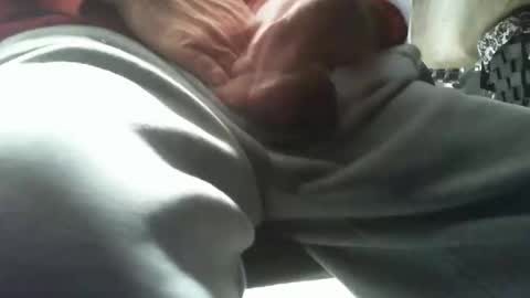 beninoam75 online show from April 3, 2026, 11:19 am