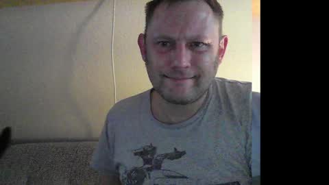 Snapshot of benizio_ chatting on December 18, 2024, 11:24 am benizio online show from December 18, 2024, 11:24 am