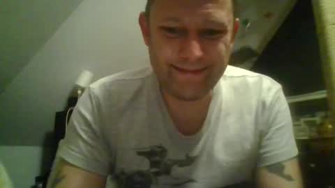 Snapshot of benizio_ chatting on January 7, 2025, 3:54 pm benizio online show from January 7, 2025, 3:54 pm