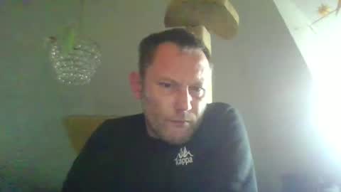 Snapshot of benizio_ chatting on February 12, 2025, 10:46 am benizio online show from February 12, 2025, 10:46 am
