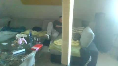 Snapshot of benizio_ chatting on February 19, 2025, 12:33 pm benizio online show from February 19, 2025, 12:33 pm