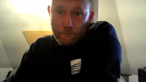 Snapshot of benizio_ chatting on February 25, 2025, 4:00 pm benizio online show from February 25, 2025, 4:00 pm