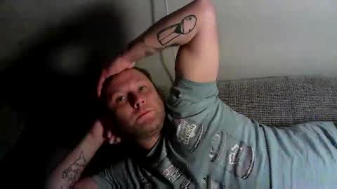 Snapshot of benizio_ chatting on September 28, 2025, 9:53 pm benizio online show from September 28, 2025, 9:53 pm