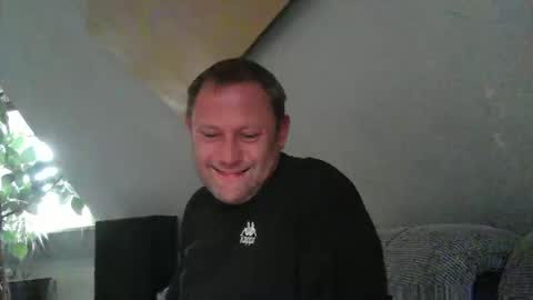 Snapshot of benizio_ chatting on March 20, 2026, 12:32 pm benizio online show from March 20, 2026, 12:32 pm