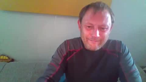 Snapshot of benizio_ chatting on May 12, 2026, 11:07 am benizio online show from May 12, 2026, 11:07 am