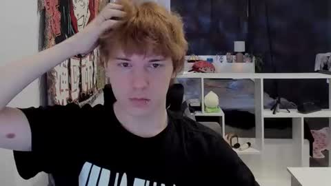 Snapshot of benjamin_boo chatting on June 17, 2026, 9:34 am Benji online show from June 17, 2026, 9:34 am