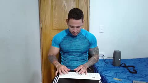 benjamin_isaac online show from January 3, 2025, 7:07 pm