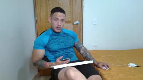 benjamin_isaac online show from February 3, 2025, 7:21 pm