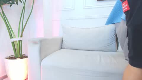 bennett_alejoo online show from December 19, 2025, 6:37 pm