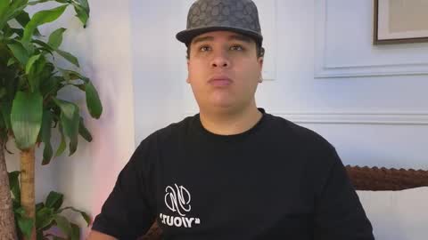 bennett_alejoo online show from April 11, 2026, 7:18 pm