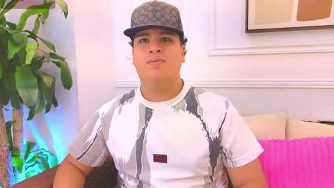 bennett_alejoo online show from May 29, 2026, 6:39 pm