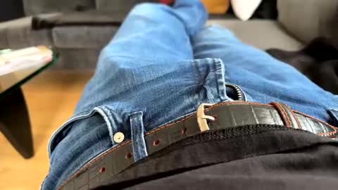 benz10001 online show from February 23, 2025, 2:46 pm