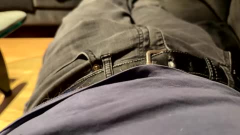 benz10001 online show from April 18, 2026, 3:21 am