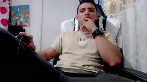 Snapshot of bergon30 chatting on January 27, 2025, 12:05 pm Bergon77 online show from January 27, 2025, 12:05 pm