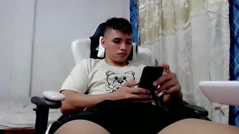 Snapshot of bergon30 chatting on March 4, 2025, 11:54 pm Bergon77 online show from March 4, 2025, 11:54 pm