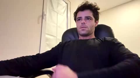 Berltex online show from December 4, 2025, 8:23 am