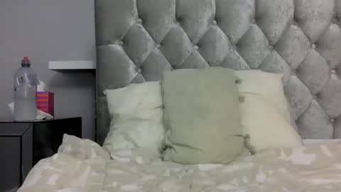 Snapshot of bermudatriangle12 chatting on December 15, 2024, 4:59 pm tixxie online show from December 15, 2024, 4:59 pm