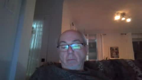 Snapshot of bernard1102 chatting on January 8, 2025, 11:10 am bernard1102 online show from January 8, 2025, 11:10 am