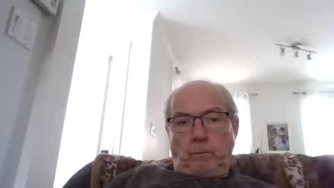 Snapshot of bernard1102 chatting on January 8, 2025, 6:20 pm bernard1102 online show from January 8, 2025, 6:20 pm