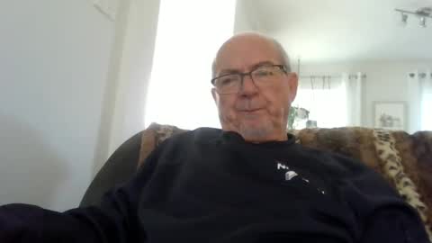 Snapshot of bernard1102 chatting on September 10, 2025, 12:38 pm bernard1102 online show from September 10, 2025, 12:38 pm