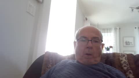 Snapshot of bernard1102 chatting on September 18, 2025, 1:24 pm bernard1102 online show from September 18, 2025, 1:24 pm