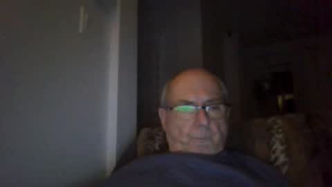 Snapshot of bernard1102 chatting on October 3, 2025, 12:40 am bernard1102 online show from October 3, 2025, 12:40 am