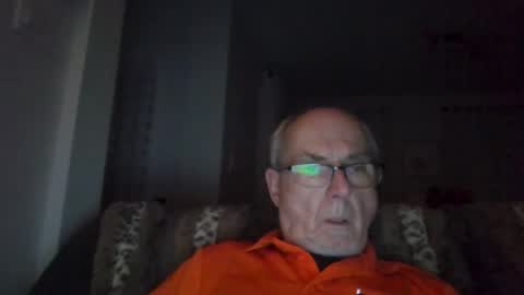 Snapshot of bernard1102 chatting on October 6, 2025, 11:02 pm bernard1102 online show from October 6, 2025, 11:02 pm