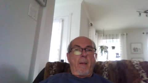 Snapshot of bernard1102 chatting on October 20, 2025, 6:08 pm bernard1102 online show from October 20, 2025, 6:08 pm