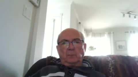 bernard1102 online show from April 30, 2026, 1:39 pm