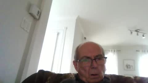 bernard1102 online show from May 18, 2026, 9:53 pm