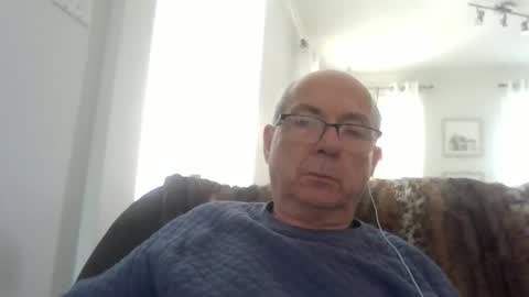 bernard1102 online show from June 4, 2026, 4:02 pm