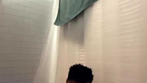 Snapshot of berriess_ chatting on December 16, 2024, 12:38 pm berriess_ online show from December 16, 2024, 12:38 pm