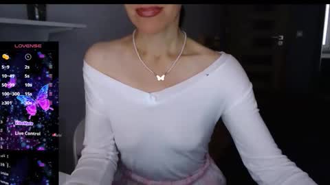 berry2024 online show from October 4, 2025, 5:49 am