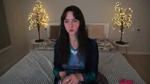 Violette online show from September 10, 2025, 8:31 pm