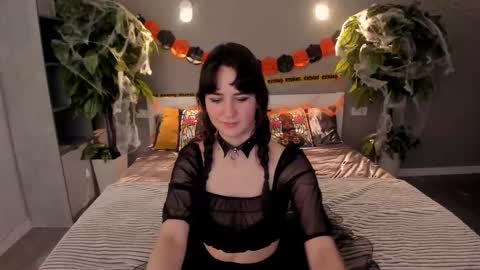 Violette online show from October 18, 2025, 7:31 am