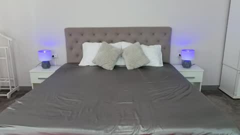 Violette online show from April 29, 2026, 6:17 am