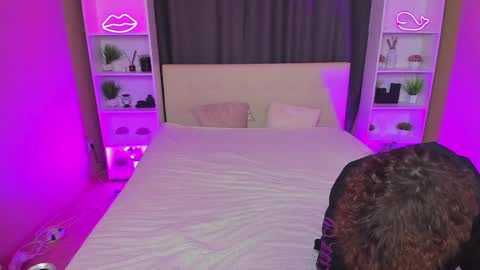 Snapshot of best_trip chatting on February 13, 2025, 2:31 pm Danny and Kira online show from February 13, 2025, 2:31 pm