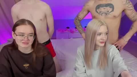 Snapshot of best_trip chatting on March 10, 2025, 2:16 pm Danny and Kira online show from March 10, 2025, 2:16 pm