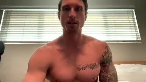 Snapshot of bestcoast35 chatting on February 21, 2025, 10:26 pm Bestcoast3579 online show from February 21, 2025, 10:26 pm