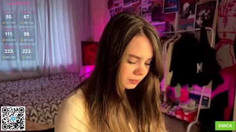 Snapshot of bestie_me chatting on October 11, 2025, 12:47 pm Emily Stream every day online show from October 11, 2025, 12:47 pm