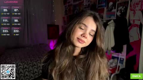 Snapshot of bestie_me chatting on October 13, 2025, 6:19 pm Emily Stream every day online show from October 13, 2025, 6:19 pm