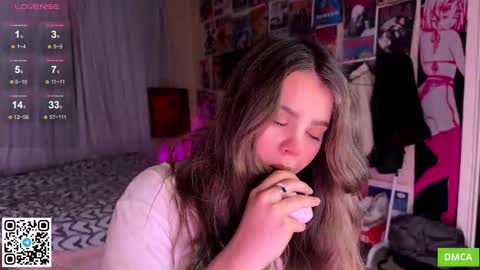 Snapshot of bestie_me chatting on October 14, 2025, 5:25 pm Emily Stream every day online show from October 14, 2025, 5:25 pm