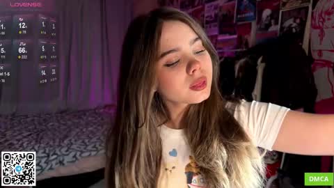 Snapshot of bestie_me chatting on October 17, 2025, 5:15 pm Emily Stream every day online show from October 17, 2025, 5:15 pm