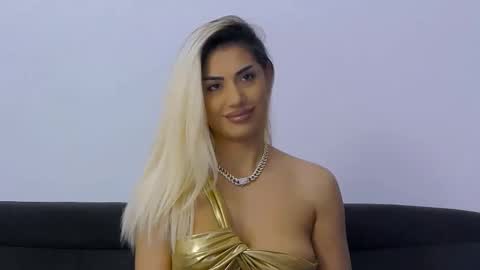 bethierusse online show from October 26, 2025, 5:57 am